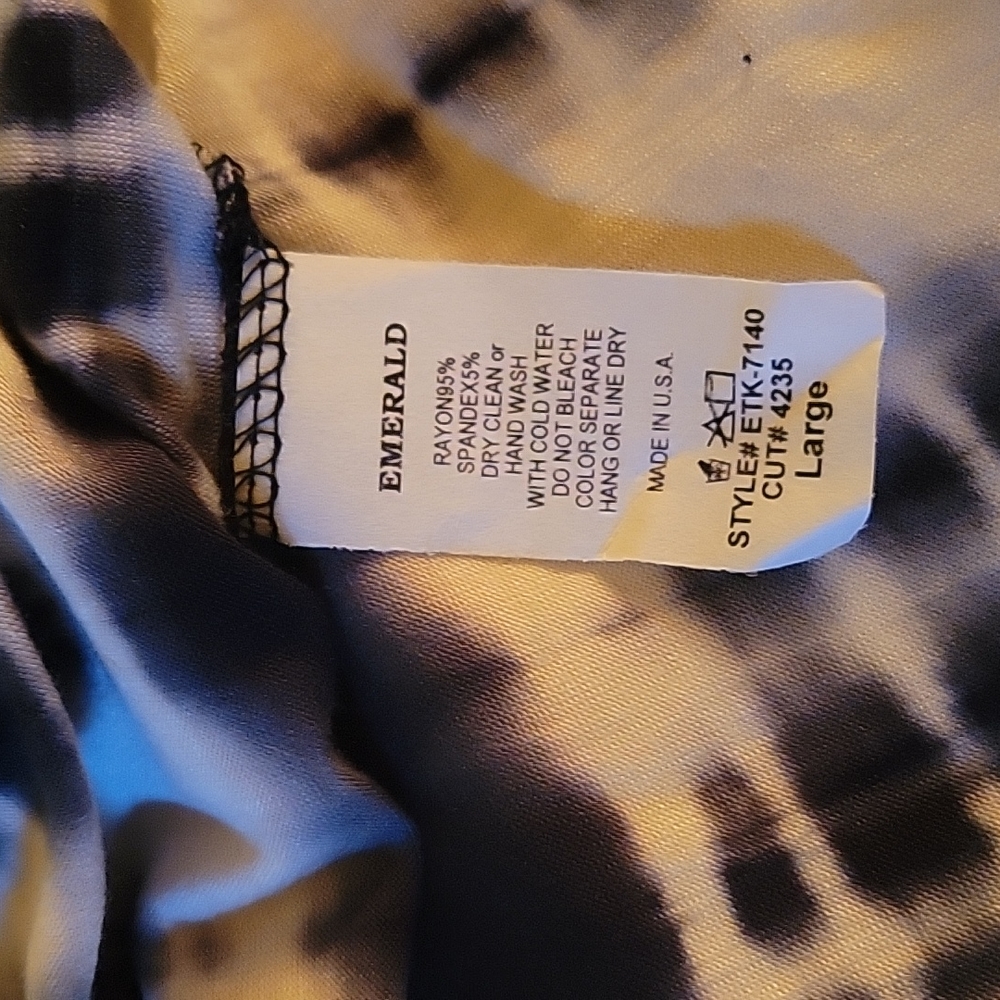 Awesome tie dye top - Picture 6 of 8